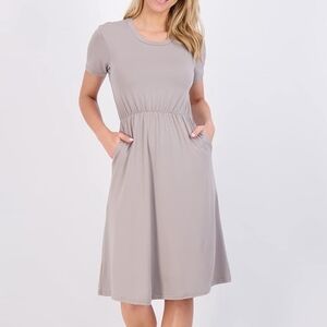 REAL ESSENTIALS PLUS SIZE Soft Elastic Waist Midi Dress with Pockets